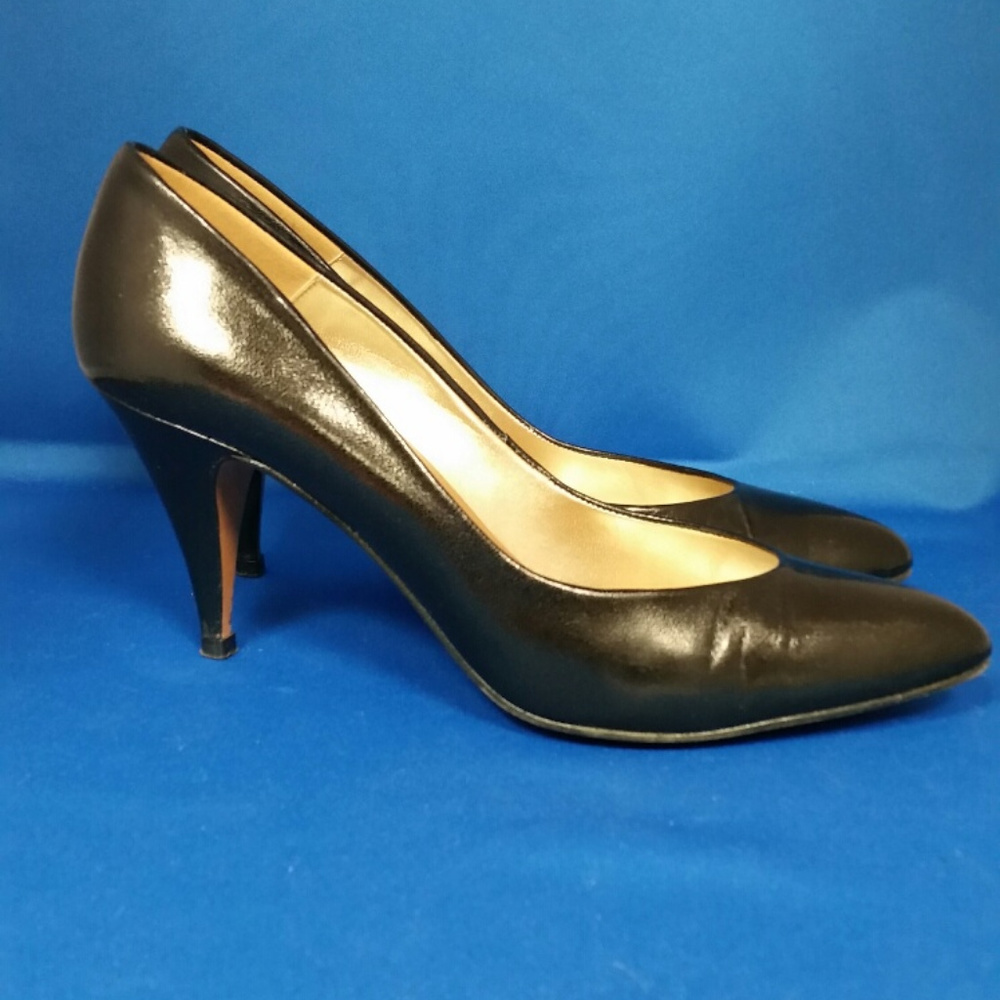 Sergio Zelcer Black leather pumps. Size 6-1/2 m.